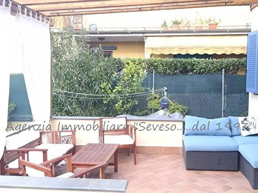 Immagine 4 di Villa in affitto  a Pietrasanta