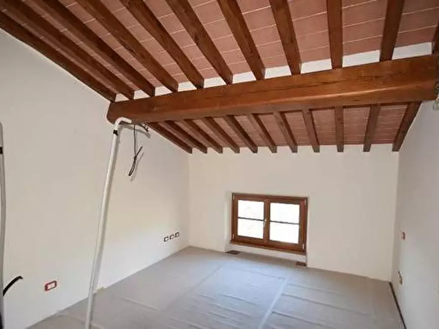 Immagine 15 di Rustico / casale in vendita  a Pietrasanta