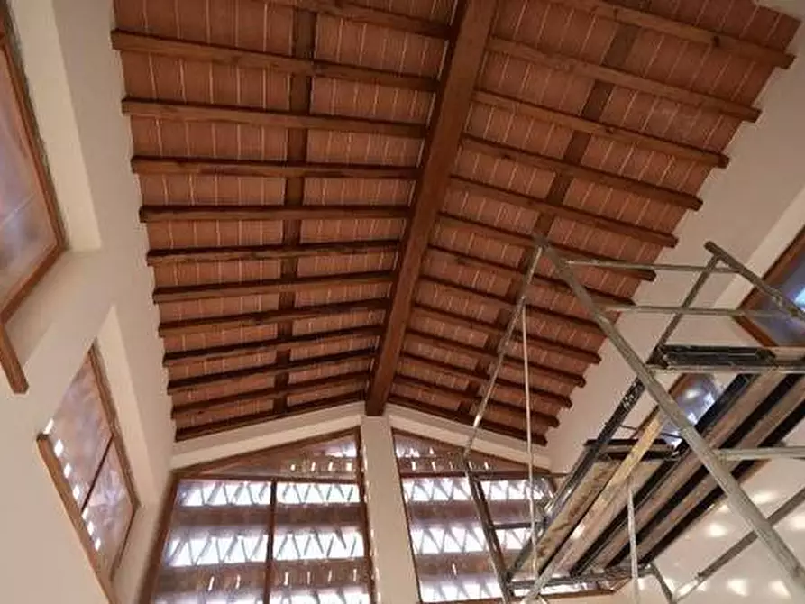 Immagine 6 di Rustico / casale in vendita  a Pietrasanta