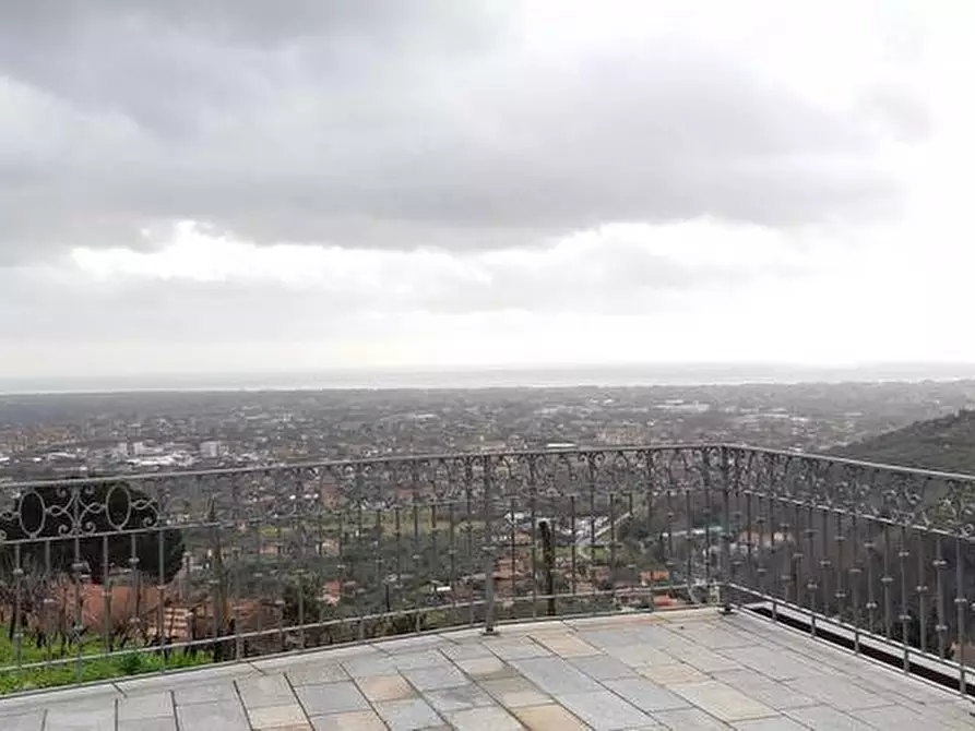 Immagine 8 di Rustico / casale in vendita  a Pietrasanta