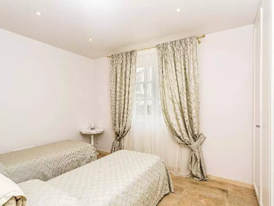 Immagine 13 di Villa in affitto  a Forte Dei Marmi