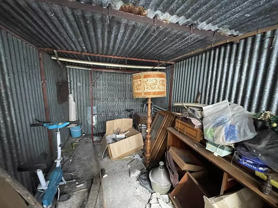 Immagine 18 di Appartamento in vendita  a Lucca