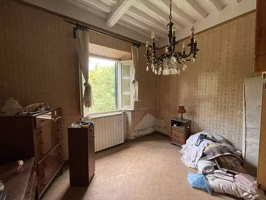 Immagine 12 di Appartamento in vendita  a Lucca