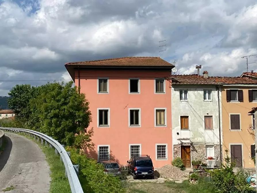 Immagine 1 di Terratetto in vendita  a Lucca