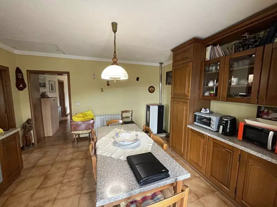 Immagine 4 di Appartamento in vendita  a Lucca