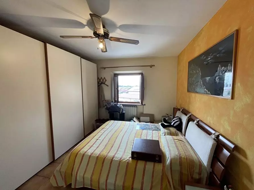 Immagine 16 di Appartamento in vendita  a Lucca