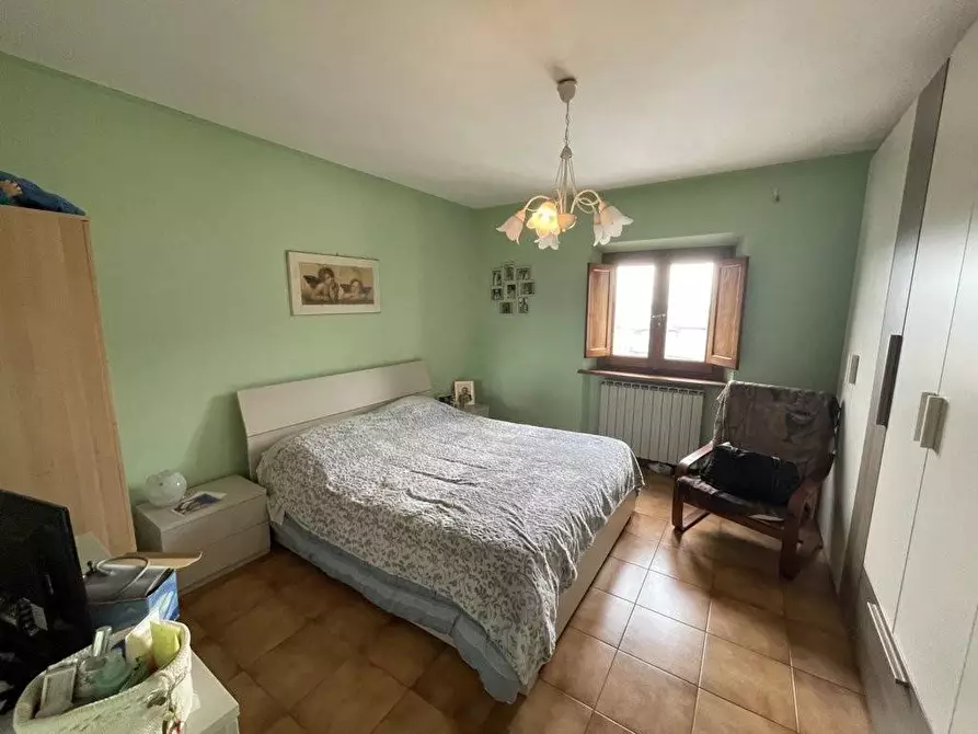 Immagine 10 di Appartamento in vendita  a Lucca