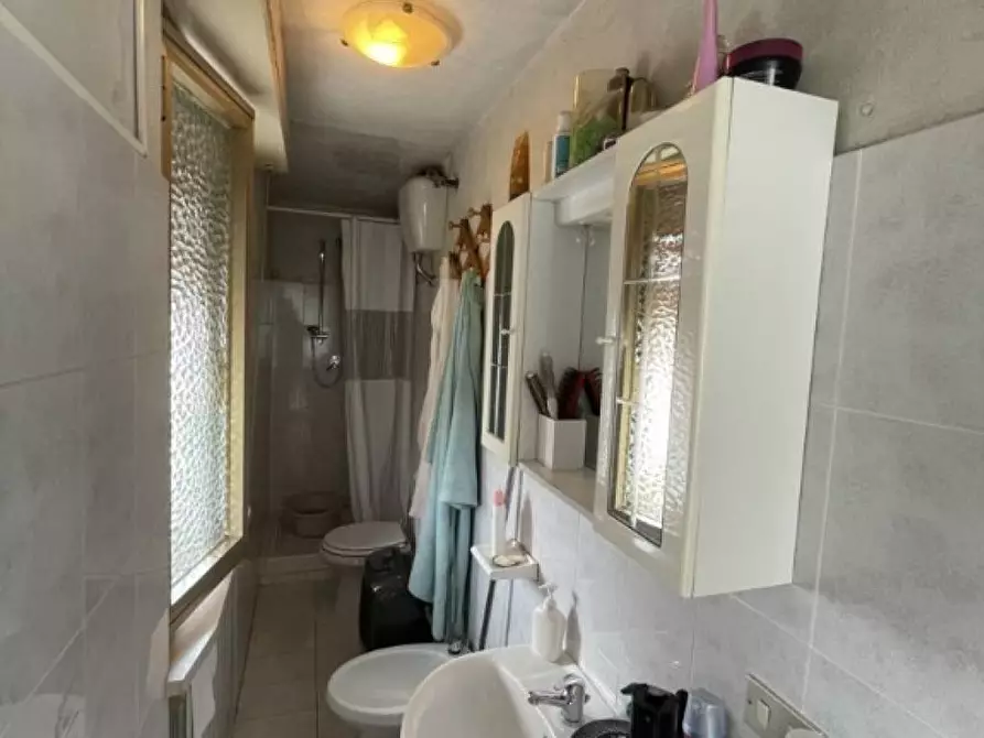 Immagine 20 di Appartamento in vendita  a Lucca