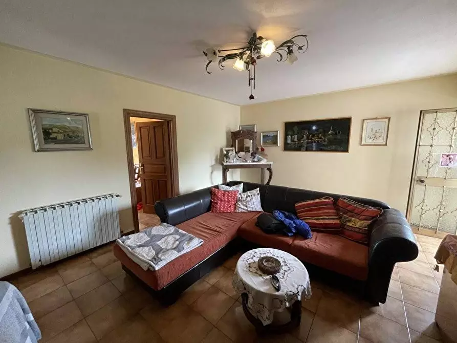 Immagine 8 di Appartamento in vendita  a Lucca