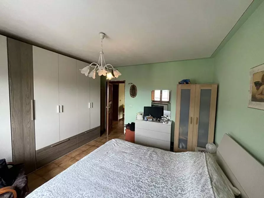 Immagine 12 di Appartamento in vendita  a Lucca