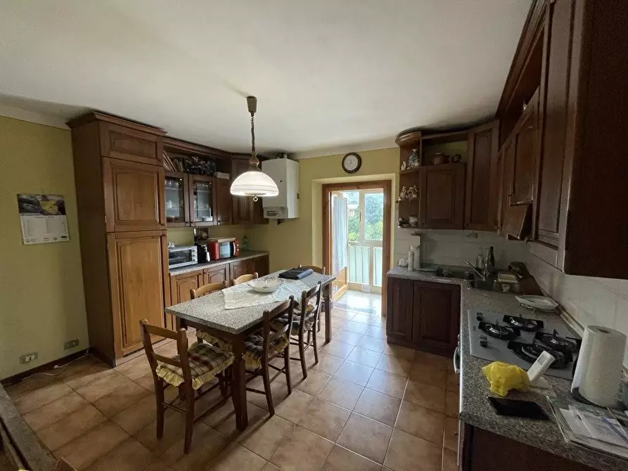 Immagine 3 di Appartamento in vendita  a Lucca