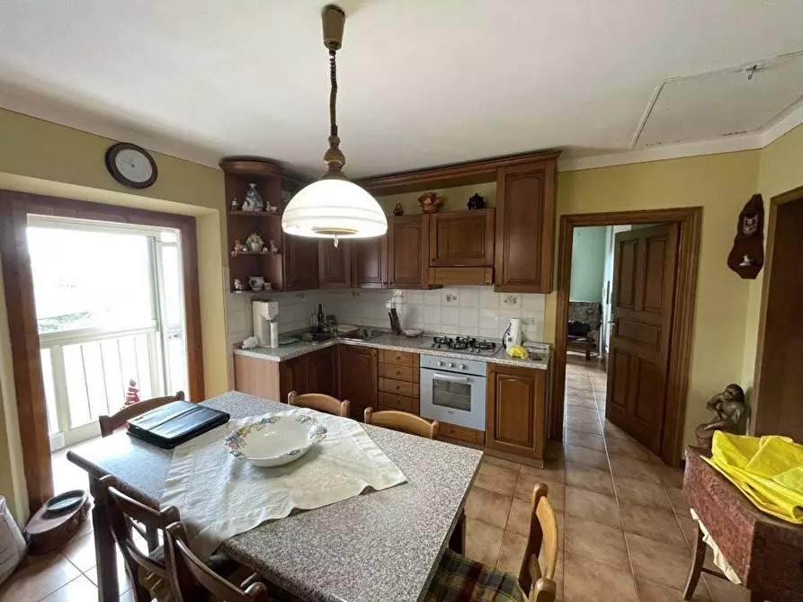 Immagine 2 di Appartamento in vendita  a Lucca