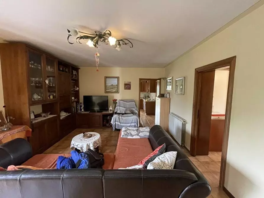 Immagine 9 di Appartamento in vendita  a Lucca