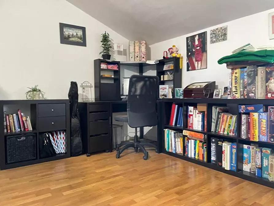 Immagine 9 di Casa trifamiliare in vendita  a Lucca