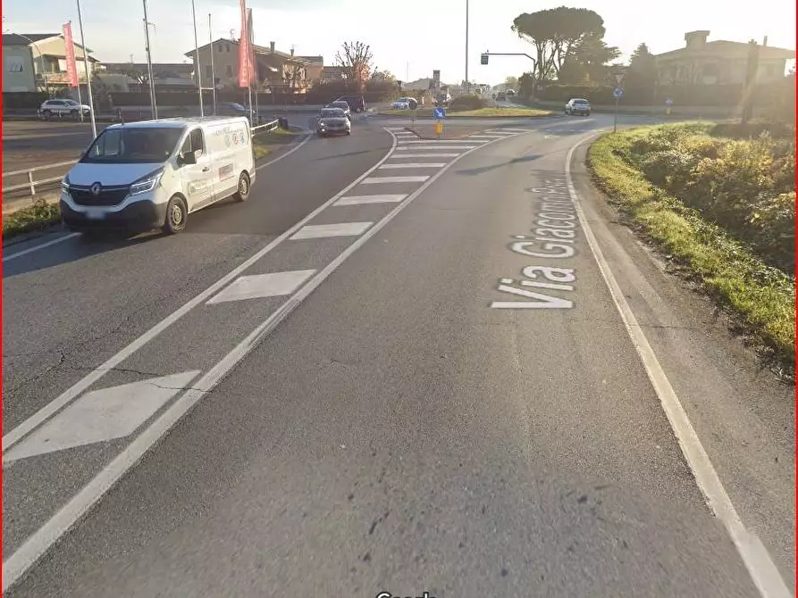 Immagine 2 di Locale commerciale in affitto  a Porcari