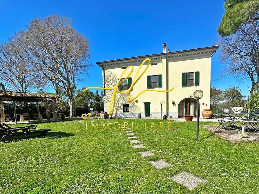 Immagine 1 di Villa in vendita  a Santa Luce
