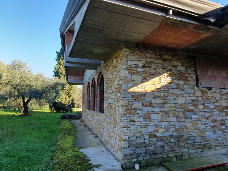 Immagine 5 di Villa in vendita  a Capannori