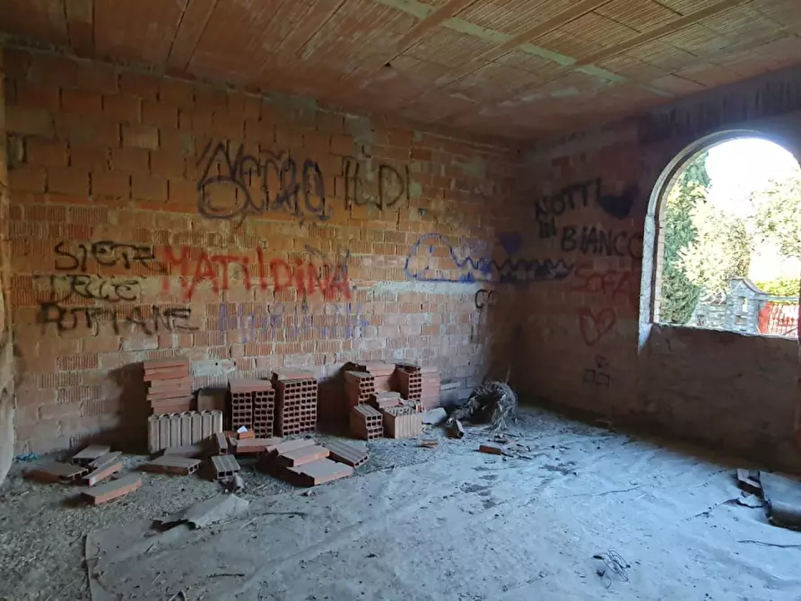 Immagine 12 di Villa in vendita  a Capannori