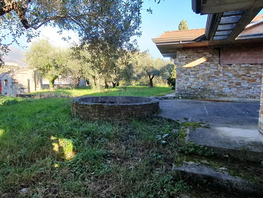 Immagine 15 di Villa in vendita  a Capannori