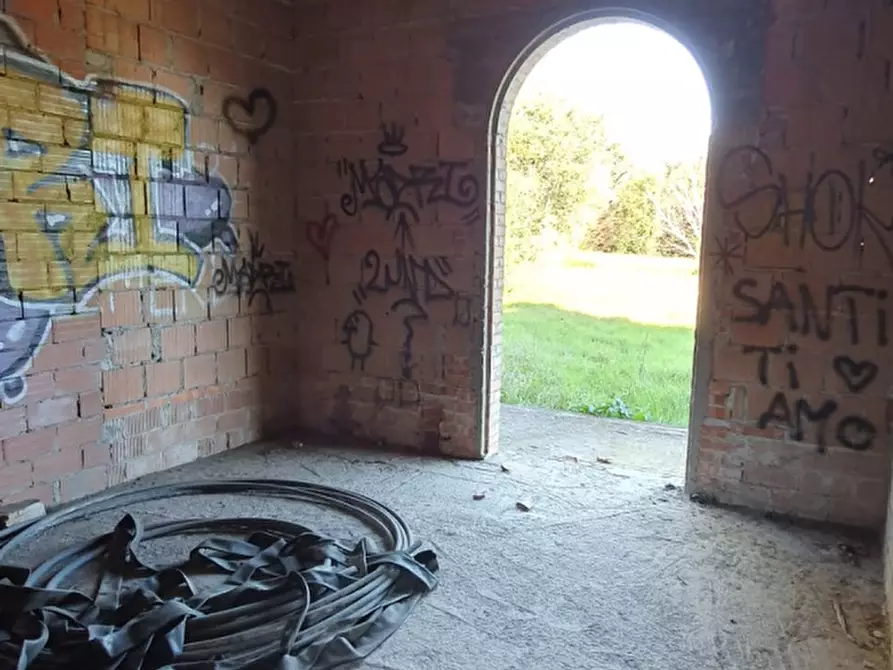 Immagine 10 di Villa in vendita  a Capannori