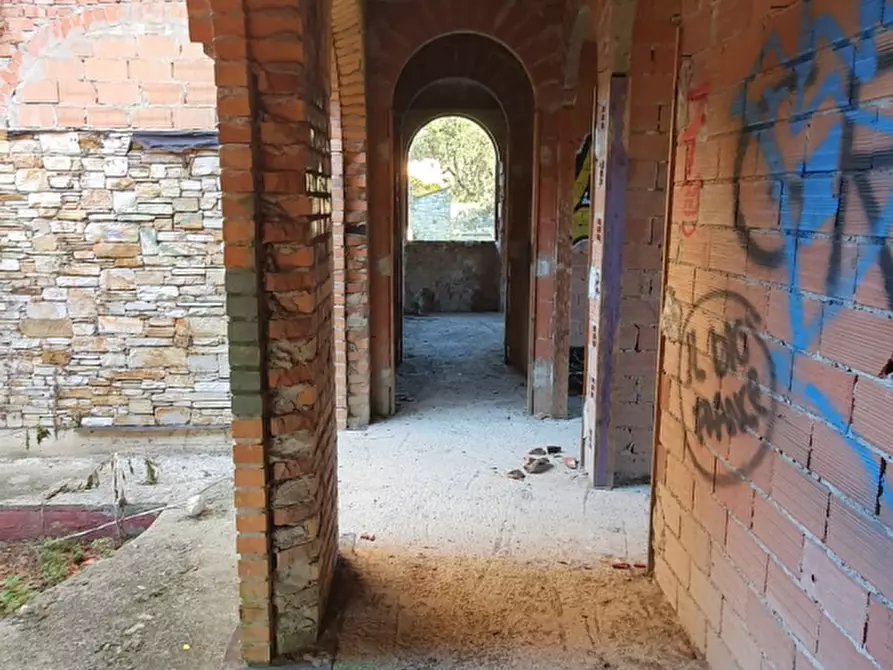 Immagine 8 di Villa in vendita  a Capannori