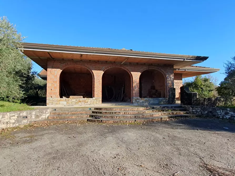 Immagine 17 di Villa in vendita  a Capannori