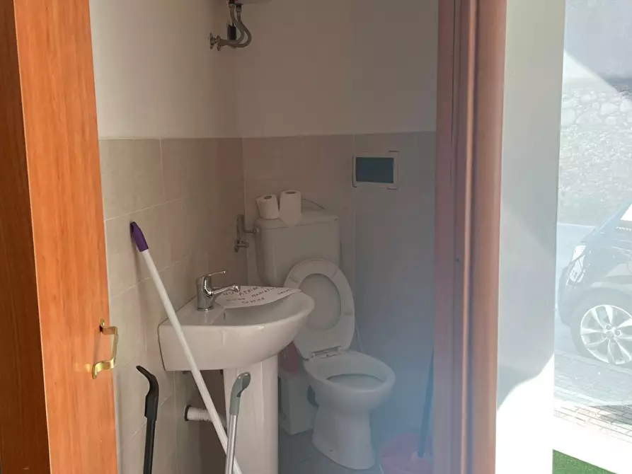 Immagine 3 di Ufficio in affitto  a Porcari
