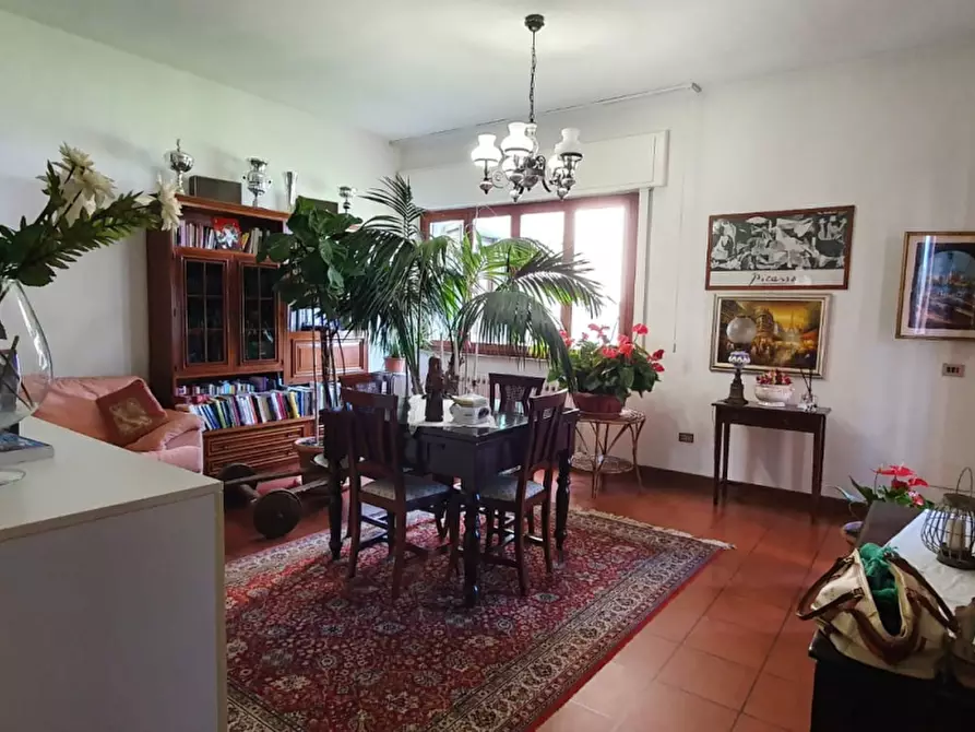 Immagine 9 di Casa bifamiliare in vendita  a Porcari