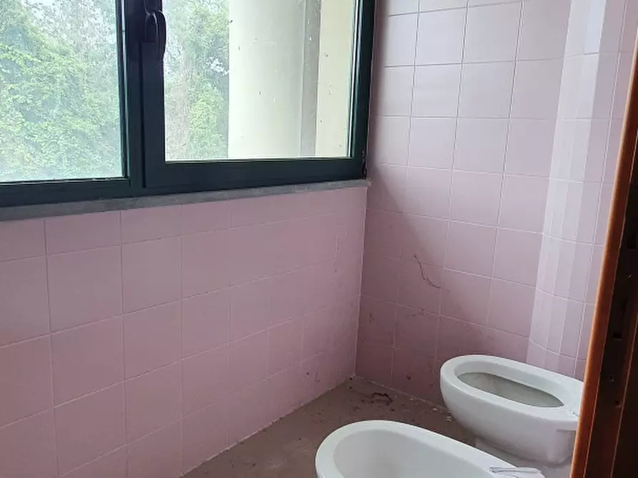 Immagine 3 di Ufficio in vendita  a Capannori