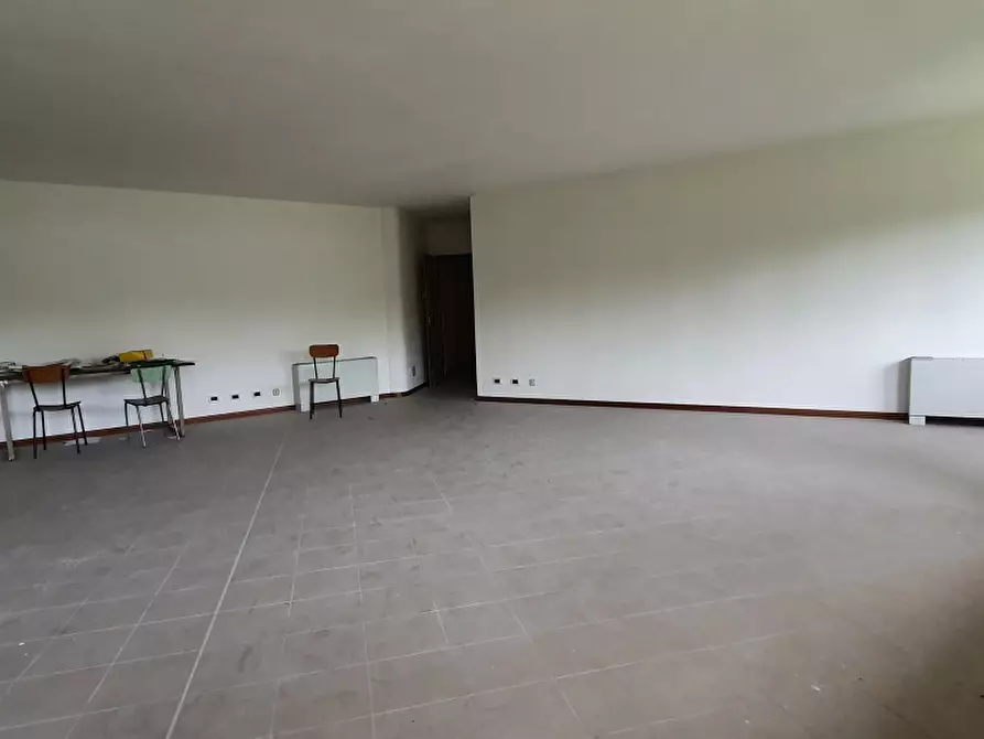 Immagine 2 di Ufficio in vendita  a Capannori