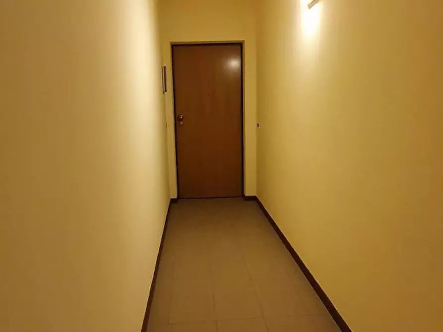 Immagine 6 di Ufficio in vendita  a Capannori