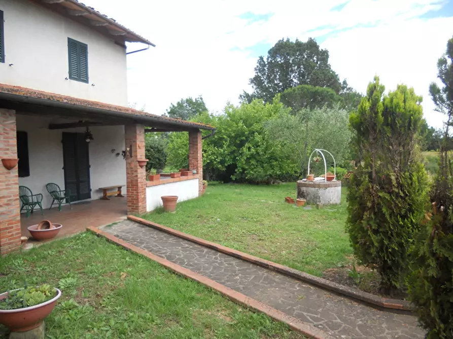 Immagine 2 di Casa semindipendente in vendita  a Altopascio