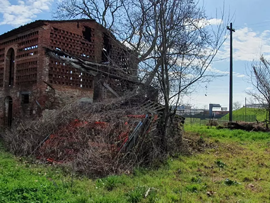 Immagine 3 di Deposito in vendita  a Porcari