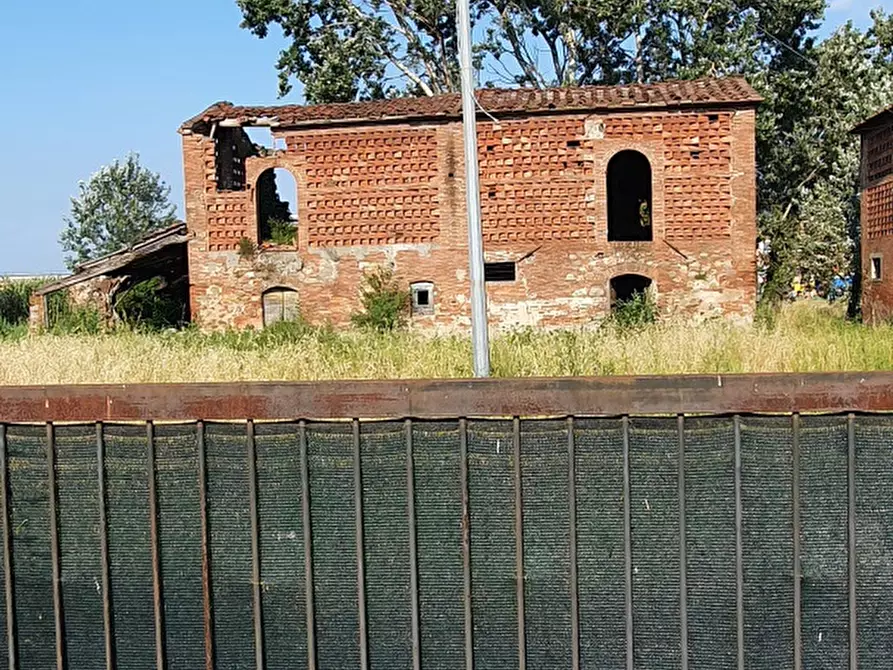 Immagine 2 di Deposito in vendita  a Porcari