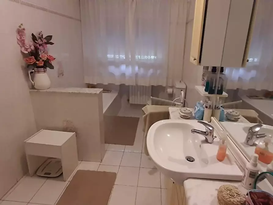 Immagine 7 di Villa in vendita  a Cecina