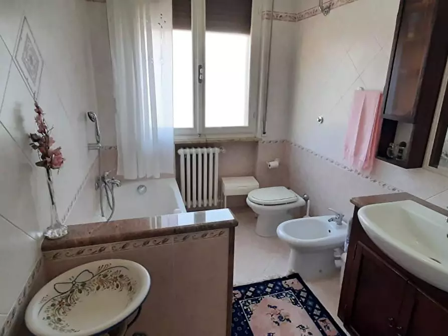 Immagine 17 di Villa in vendita  a Cecina