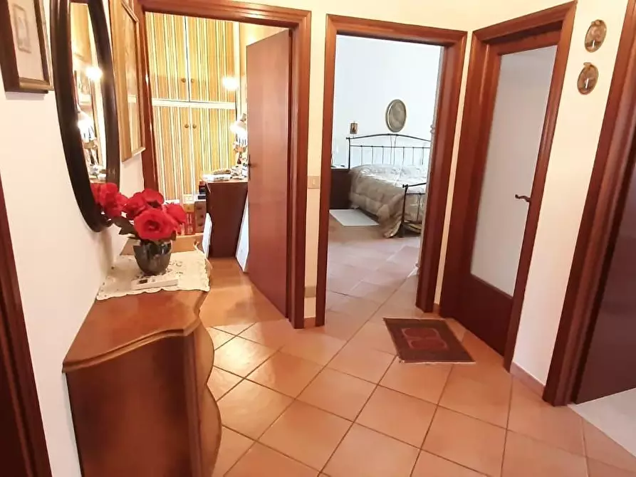 Immagine 11 di Villa in vendita  a Cecina