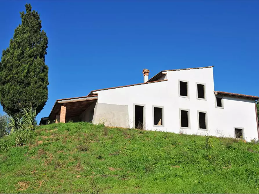Immagine 2 di Casa indipendente in vendita  a Lastra A Signa