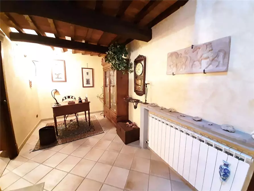 Immagine 26 di Casa colonica in vendita  a Montespertoli