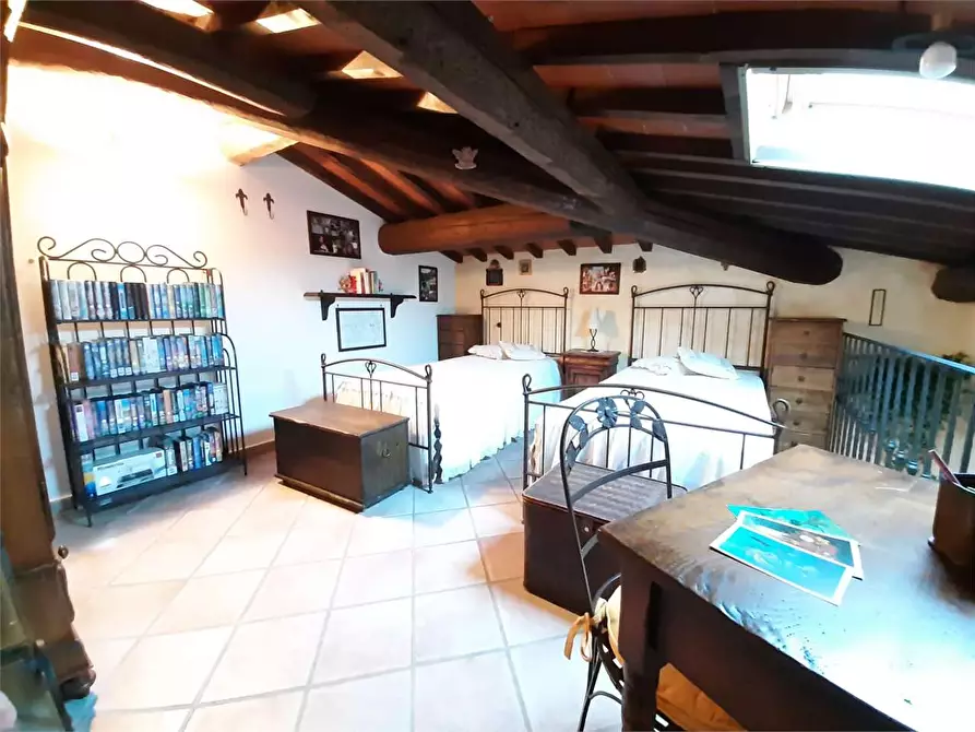 Immagine 29 di Casa colonica in vendita  a Montespertoli