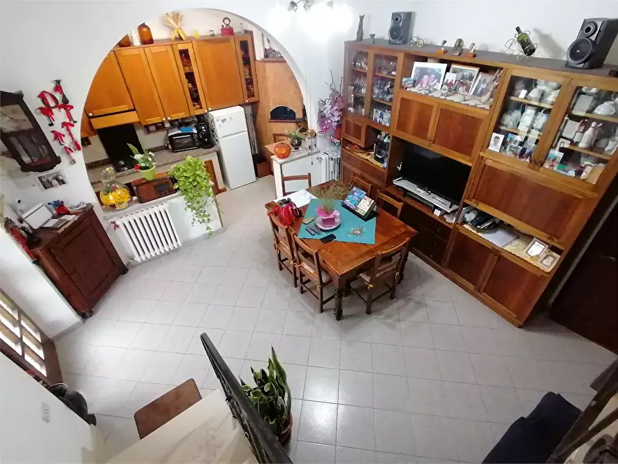 Immagine 1 di Porzione di casa in vendita  a Signa