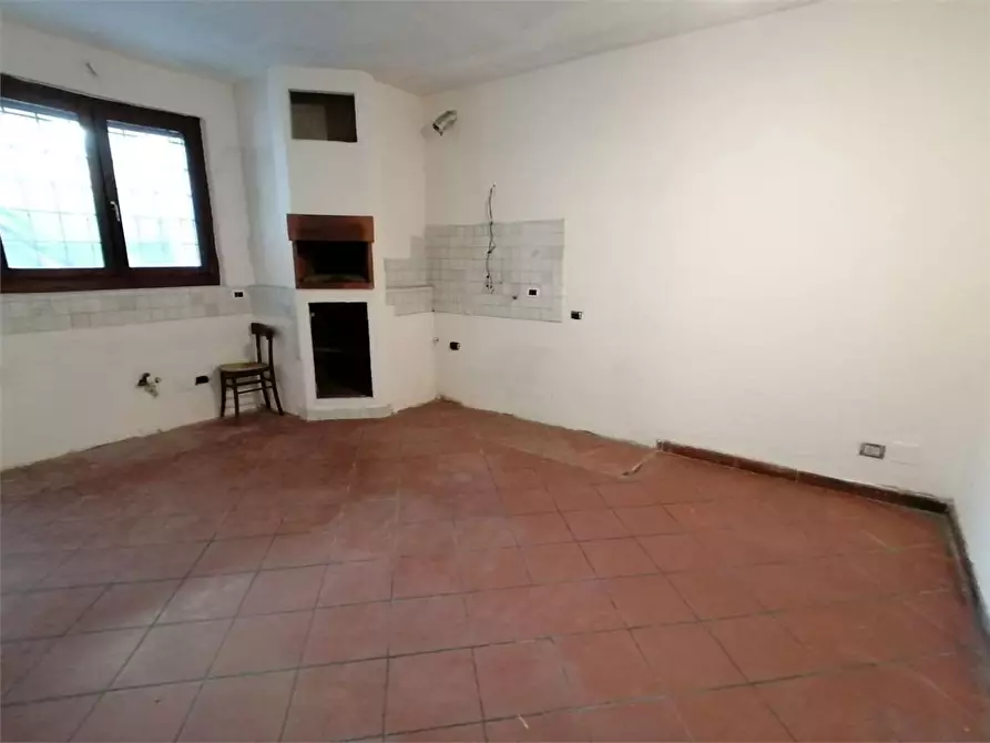 Immagine 1 di Casa indipendente in vendita  a Prato