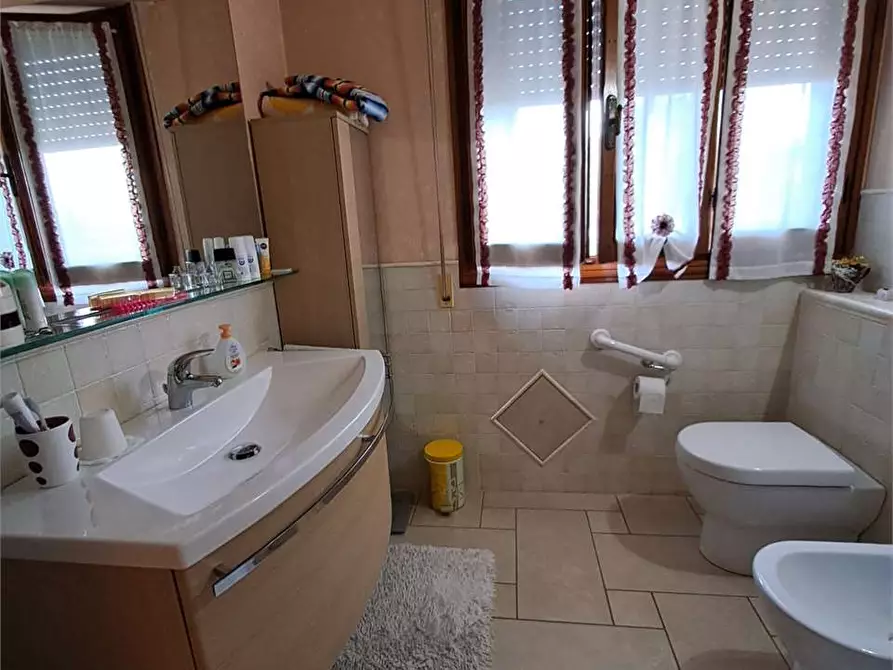 Immagine 7 di Villa in vendita  a Vinci