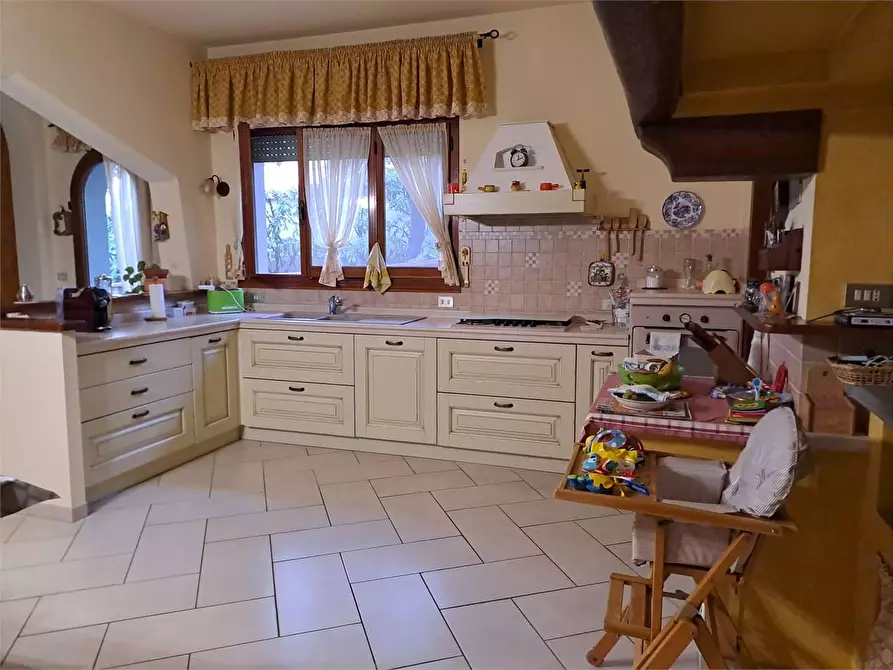 Immagine 3 di Villa in vendita  a Vinci