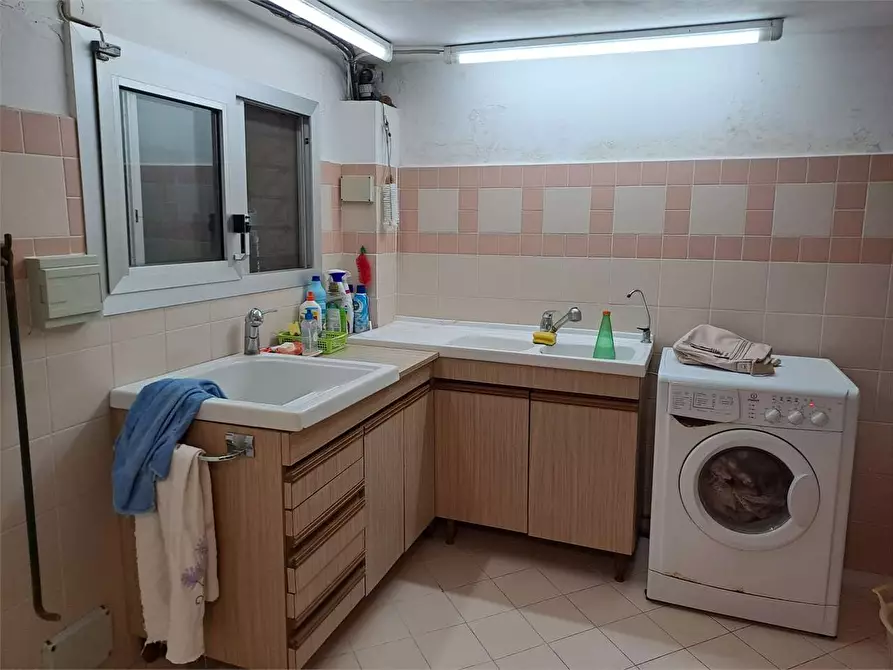 Immagine 11 di Villa in vendita  a Vinci