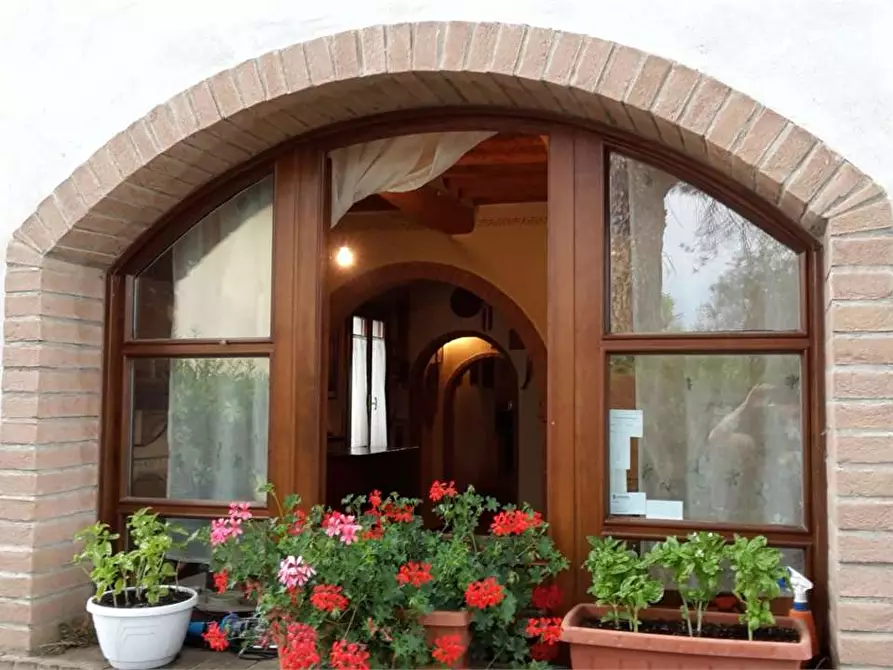 Immagine 1 di Casa colonica in vendita  a Montopoli In Val D'arno