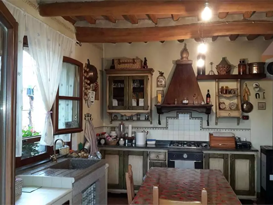 Immagine 6 di Casa colonica in vendita  a Montopoli In Val D'arno