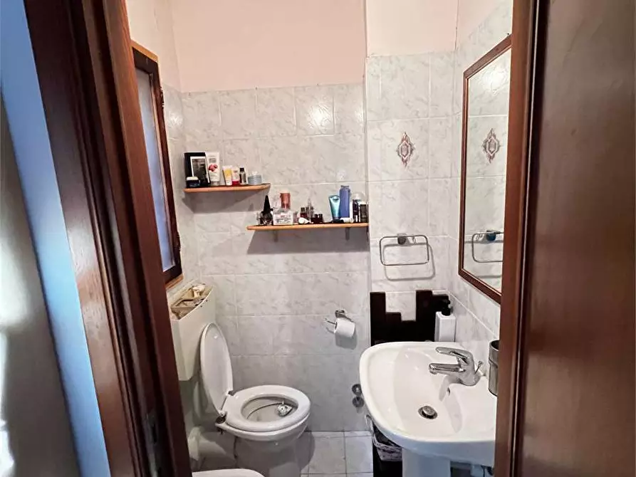 Immagine 9 di Casa colonica in vendita  a Montopoli In Val D'arno