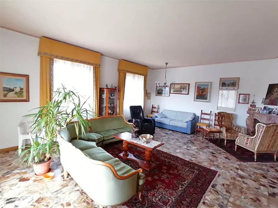 Immagine 2 di Mansarda in vendita  a San Casciano In Val Di Pesa