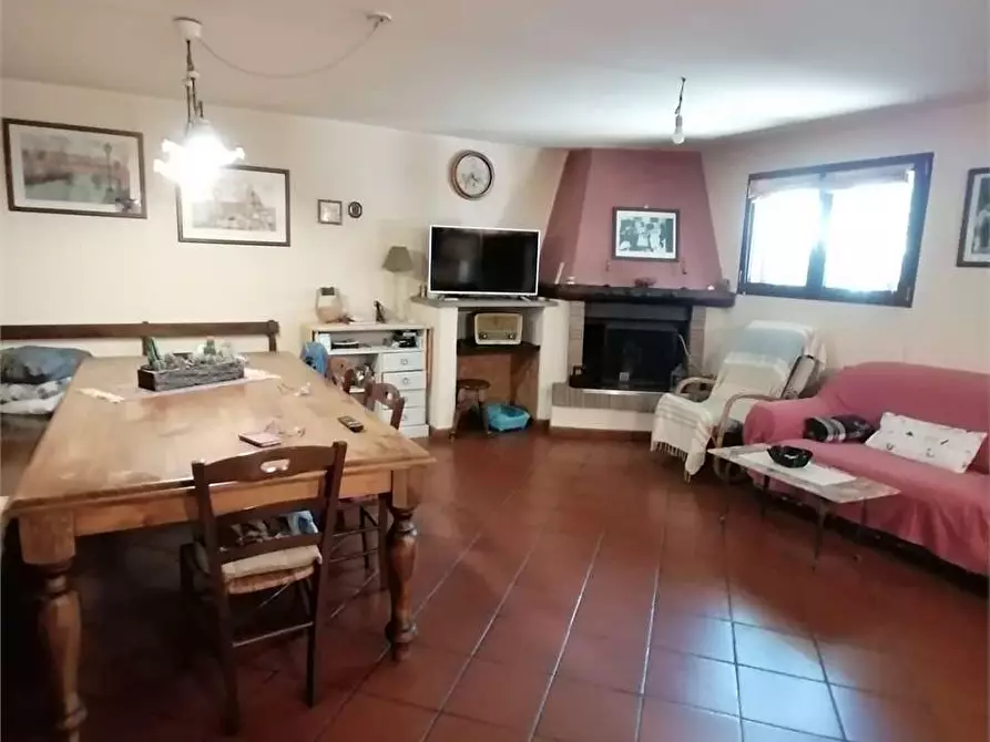 Immagine 6 di Casa indipendente in vendita  a Lastra A Signa